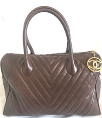 Vintage CHANEL brown caviarskin v stitch, chevron style bag, Speedy bag with golden CC charm. Classic purse for daily use.  060516re1