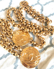 Vintage CHANEL golden nice and heavy chain belt with two large CC round motif charms. Rare and Gorgeous belt. Perfect Chanel gift