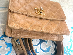 Vintage CHANEL beige brown caviarskin waist purse, hip bag, fanny pack with golden CC mark. Classic 2.55 design. R0410112