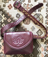 Vintage CHANEL wine fanny pack, leather belt bag with detachable chain belt and CC stitch mark on flap. Fits 29.5" -32.6" 070502re2