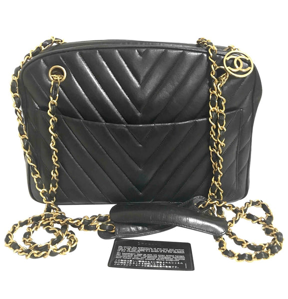 Chanel Around 1995 Made Chevron Stitch V Flap Turn-Lock Chain Bag Black