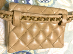 Vintage CHANEL beige lamb waist bag, fanny pack with golden chain belt & CC closure. Good for waist size 28"~ 30" (71cm ~ 77cm)