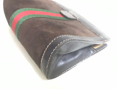 Vintage Gucci brown suede clutch purse with red and green webbing tape and Velcro closure. Webbing, Gucci Parfums collection. 050818f1