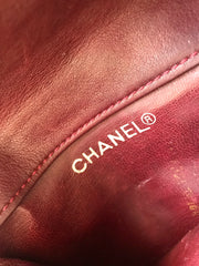 Vintage CHANEL wine fanny pack, leather belt bag with detachable chain belt and CC stitch mark on flap. Fits 29.5" -32.6" 070502re2