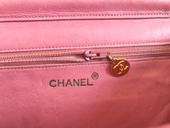 Vintage CHANEL milky pink genuine lizard leather 2.55 shoulder bag with golden CC mark and and chain strap. Rare masterpiece. 050323re10