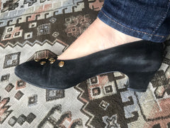 Vintage CHANEL black suede leather pumps shoes with golden CC mark motifs. EU35.5 US4.5-5.5. 050407r8