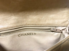 Vintage CHANEL beige lamb waist bag, fanny pack with golden chain belt & CC closure. Good for waist size 28"~ 30" (71cm ~ 77cm)