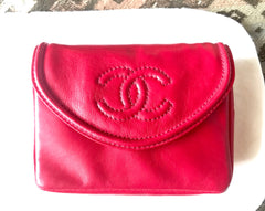 Vintage CHANEL red leather belt bag, fanny pack with detachable chain belt and CC stitch mark on flap. Fits 29.5" through 32.8"