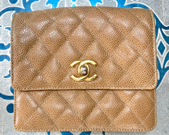 Vintage CHANEL beige brown caviarskin waist purse, hip bag, fanny pack with golden CC mark. Classic 2.55 design. R0410112