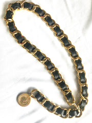 Vintage CHANEL black leather thick chain belt with golden mademoiselle and CC charm. Nice and heavy single layer belt.