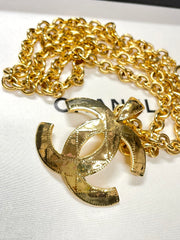 MINT. Vintage CHANEL necklace with a large CC mark pendant top. Gorgeous masterpiece jewelry. 050211rk1