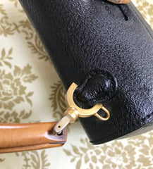Vintage Gucci genuine pigskin black handbag purse with bamboo handle. Classic purse from collection.