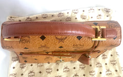 Vintage MCM classic brown monogram Kelly bag with golden logo plate. Perfect daily use bag. By Michael Cromber, Germany