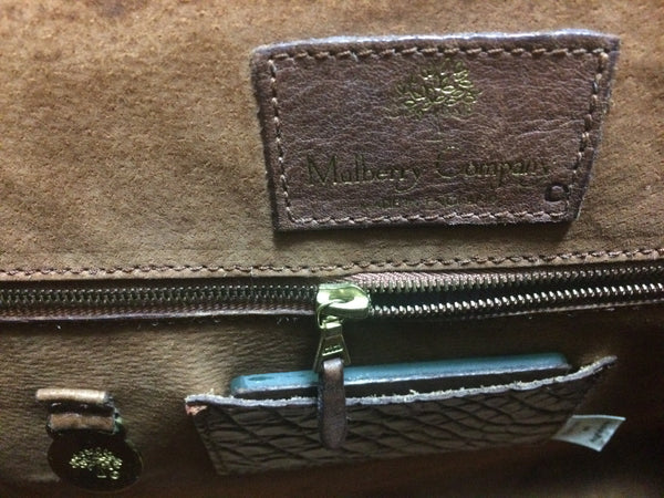 LOT:337  MULBERRY - a vintage Kelly-style handbag.