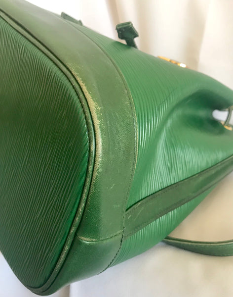 Vintage Valentino Garavani green epi leather bucket NOE style shoulder –  eNdApPi ***where you can find your favorite designer  vintages..authentic, affordable, and lovable.