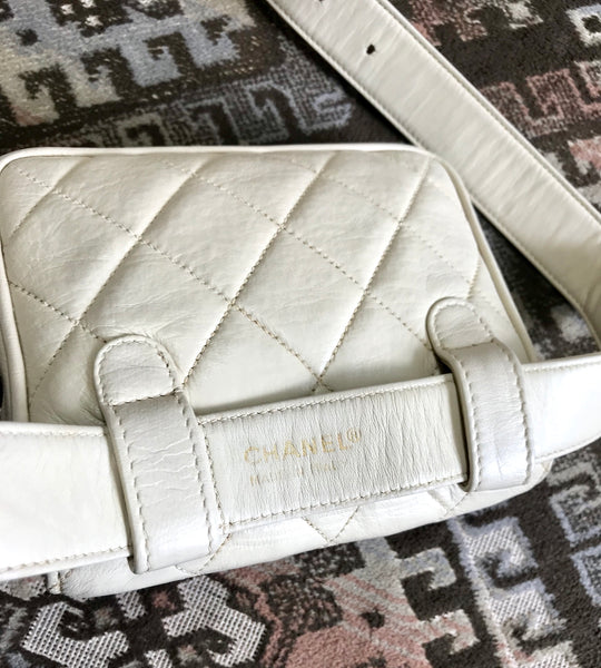 Chanel 22K Fall/Winter 2022 Handbags and SLGs in Green and Khaki - Vanity,  WOC, Waist Belt, Wallets 