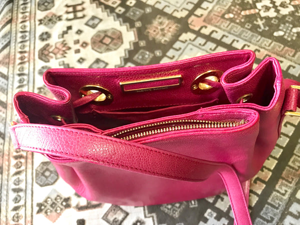 Valentino Garavani - Valentino Small VLOGO Bucket Bag Pink - Bags