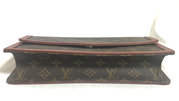 Vintage Louis Vuitton Monogram clutch bag, pochette purse. Must