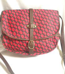 Vintage Roberta di Camerino red and brown saumur messenger shoulder bag with leather trimmings with R logo motif. Made in USA. 060711r2