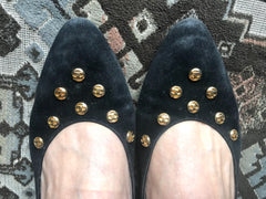 Vintage CHANEL black suede leather pumps shoes with golden CC mark motifs. EU35.5 US4.5-5.5. 050407r8