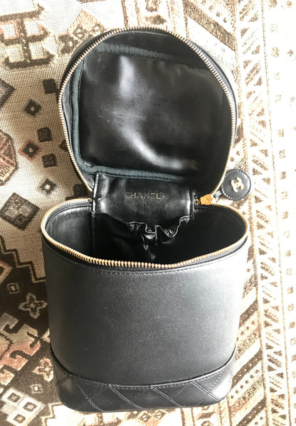 Vintage CHANEL black calfskin cosmetic and toiletry vanity bag