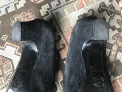 Vintage CHANEL black suede leather pumps shoes with golden CC mark motifs. EU35.5 US4.5-5.5. 050407r8