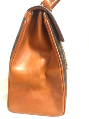 Vintage CELINE brown macadam blason logo printed Kelly style handbag with golden closure and chain. Classic purse. Perfect daily use bag.