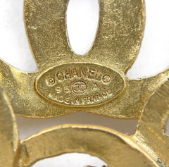 Vintage CHANEL arabesque flower brooch with CC mark. Made in France. Hat, scarf, jacket. Great gift. 050327re1