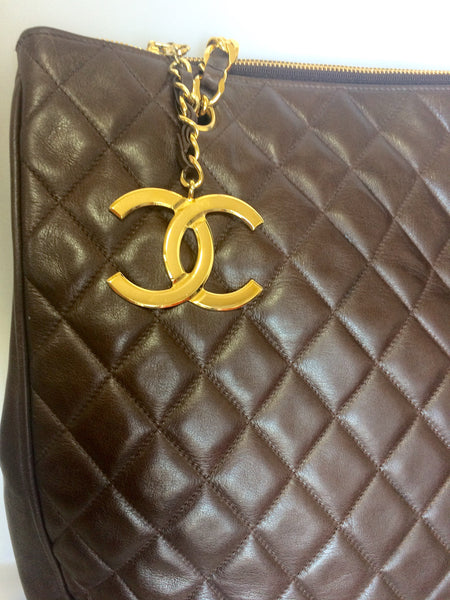 Chanel Tote Bags - Lampoo