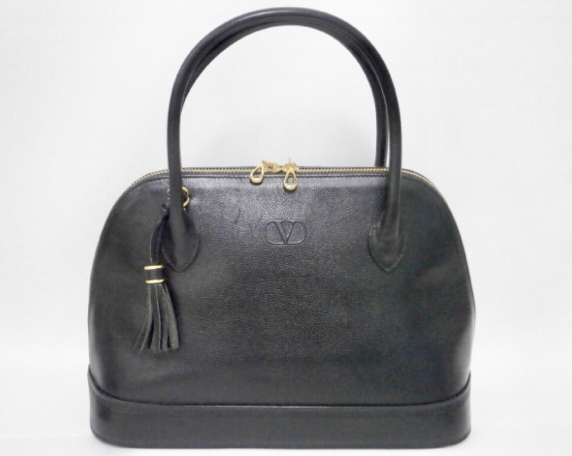 Vintage Valentino Garavani black leather bolide bag with shoulder strap, V logo, a fringe. Classic dialy use purse. 060616r1