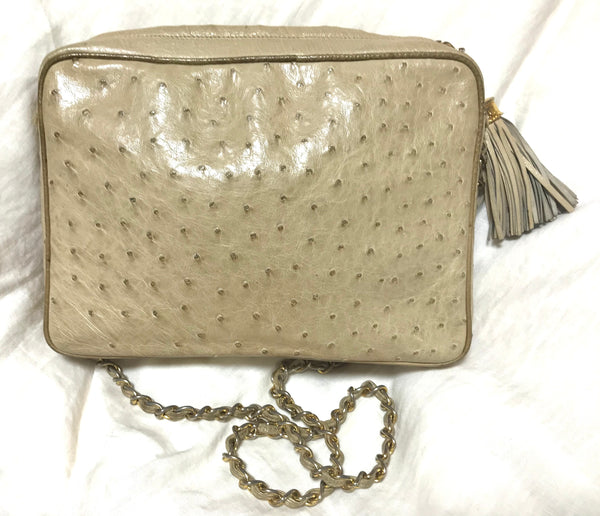 Médaillon leather handbag Chanel Beige in Leather - 35632168
