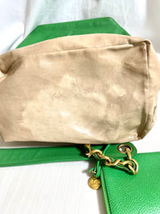 Vintage CHANEL green caviar leather hobo bucket shoulder bag with golden chain strap, drawstrings, and CC stitch mark. 041206an11