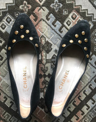 Vintage CHANEL black suede leather pumps shoes with golden CC mark motifs. EU35.5 US4.5-5.5. 050407r8