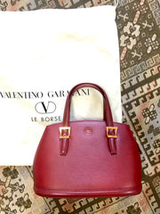 Vintage Valentino Garavani wine leather handbag with golden buckles. Classic Valentino purse for any occasions. 050906f1