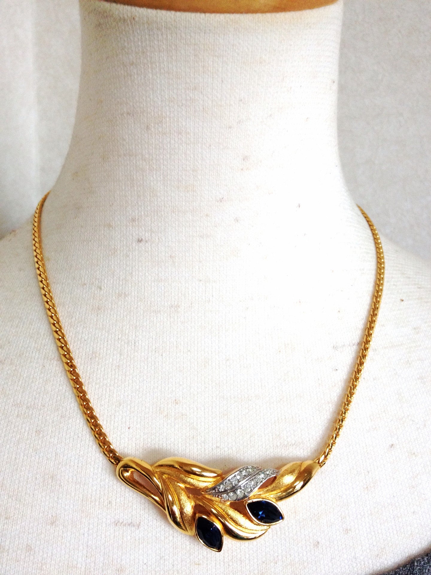 MINT. Vintage LANVIN golden chain necklace with golden leaf motif pendant top with clear and navy crystal stones. Perfect jewelry gift.