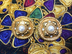 Vintage ESCADA extra large round golden earrings with heart, faux pearl, and rhinestones. 05062811