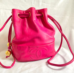 Vintage CHANEL fusia pink lambskin hobo bucket shoulder bag with CC golden balls and CC stitch mark. 050919ac1