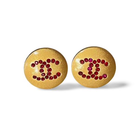 Vintage CHANEL golden round stud earrings with red rhinestone crystal CC marks. Pierced earrings. 060728br11