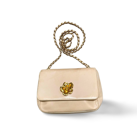 Vintage CHANEL pale pink beige lambskin chain shoulder bag with golden camellia flower motif on flap. Hard-to-find, Rare purse. 060903ac1