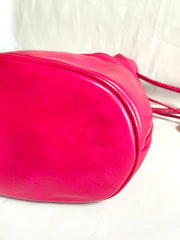 Vintage CHANEL fusia pink lambskin hobo bucket shoulder bag with CC golden balls and CC stitch mark. 050919ac1