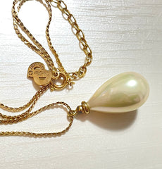 Vintage Christian Dior skinny chain necklace with teardrop faux pearl top. Beautiful vintage jewelry piece. 070131ys5