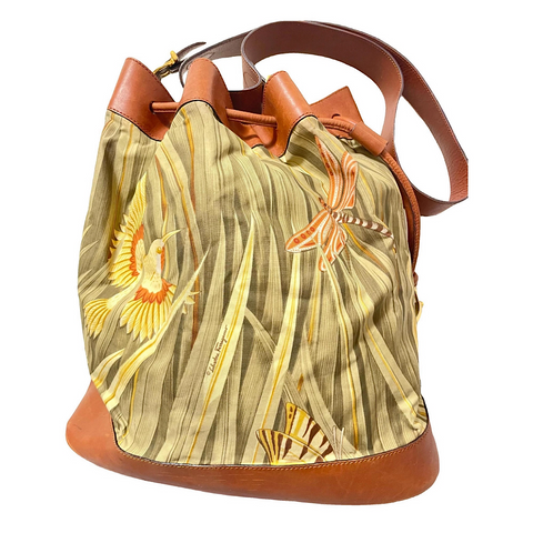 Vintage Salvatore Ferragamo bird and dragonfly print brown leather hobo shoulder bag with drawstrings. Tropical bag. 070520ac5