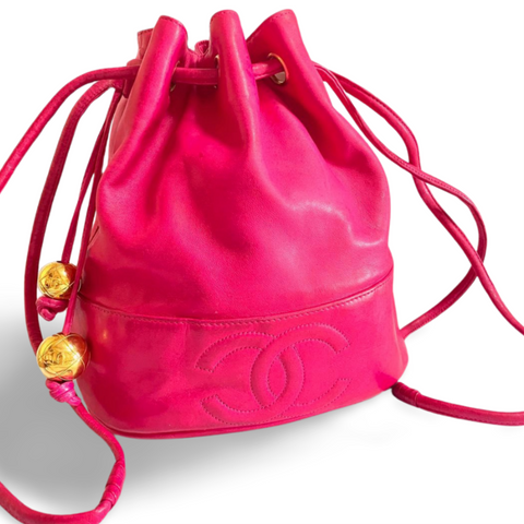 Vintage CHANEL fusia pink lambskin hobo bucket shoulder bag with CC golden balls and CC stitch mark. 050919ac1