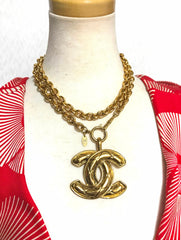 Vintage CHANEL classic necklace with extra large matelasse CC mark pendant top. Gorgeous masterpiece jewelry. 050608ya