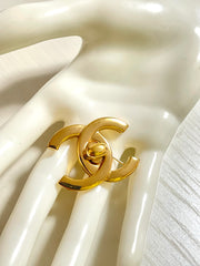 Vintage CHANEL golden turn lock CC pin brooch. Very classic and popular jewelry. Coco mark brooch. CC brooch. 050730ra