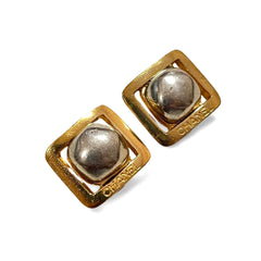 Vintage CHANEL metallic tone gripoix stone earrings in golden square shape. R0410111