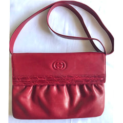 Vintage GUCCI wine red shoulder bag with GG engraved flap and croc flap. Beautiful purse. 0404258