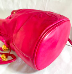 Vintage CHANEL fusia pink lambskin hobo bucket shoulder bag with CC golden balls and CC stitch mark. 050919ac1