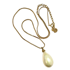 Vintage Christian Dior skinny chain necklace with teardrop faux pearl top. Beautiful vintage jewelry piece. 070131ys5