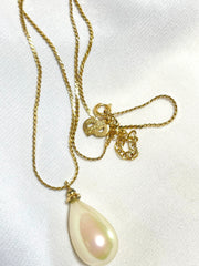 Vintage Christian Dior skinny chain necklace with teardrop faux pearl top. Beautiful vintage jewelry piece. 070131ys5